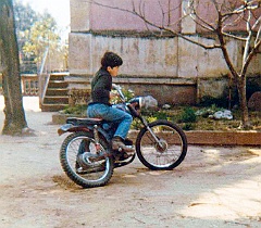 1973 mayo kim 061b  Joaquim Suñol (11 años) con su Derbi 49cc 1973 - La Garriga del Valles (Barcelona) : derbi, joaquim suñol, la garriga